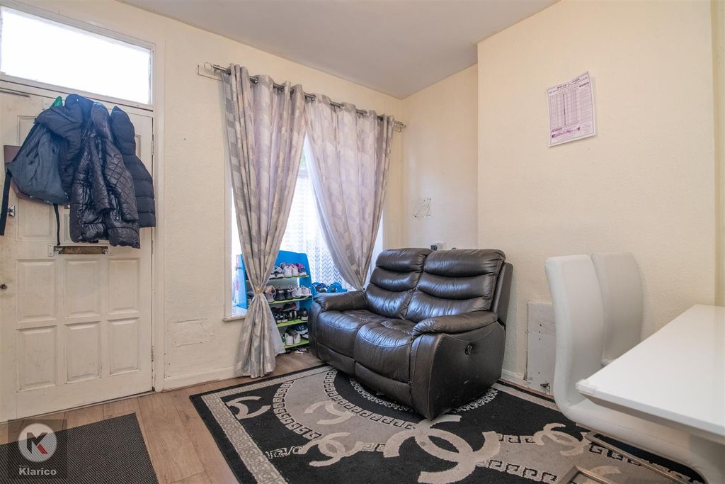 Property photo 2 of 11 Pretoriard-8.Jpg
