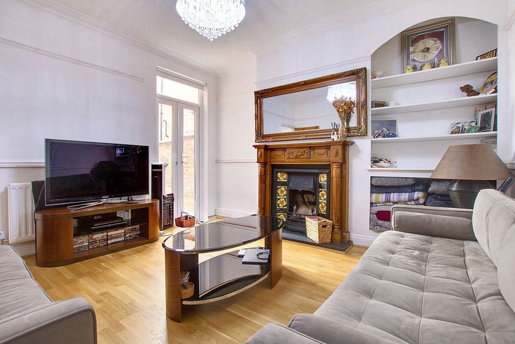 Property photo 1 of 24