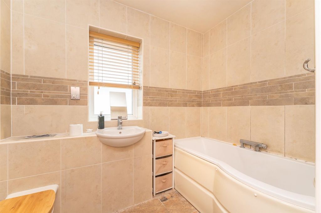 Additional image 11 of 2 bed flat for saleStation Road, Otley LS21
