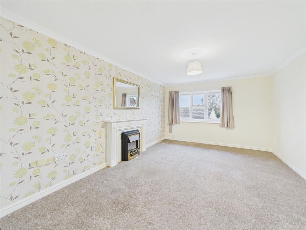 Property photo 2 of 8 Living Room