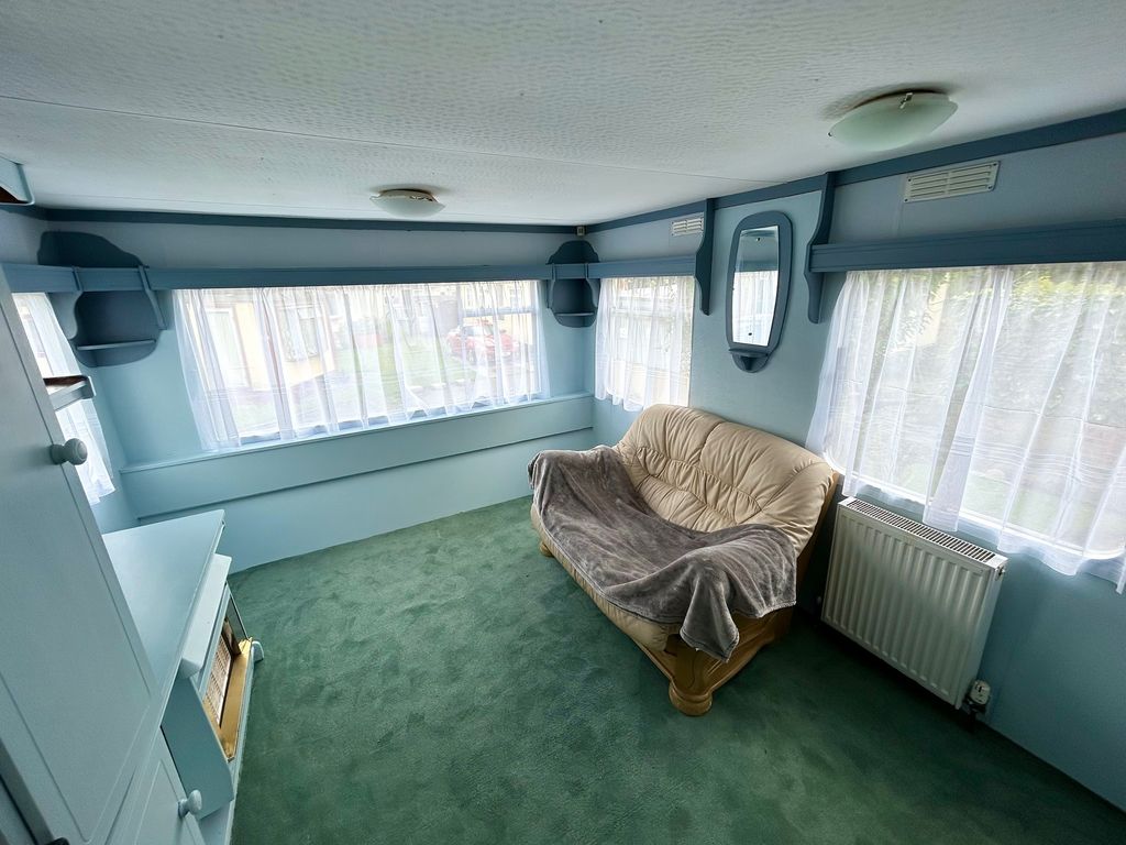 Property photo 1 of 6 Living Room