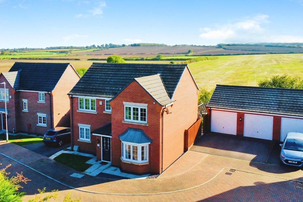 Property photo 1 of 27