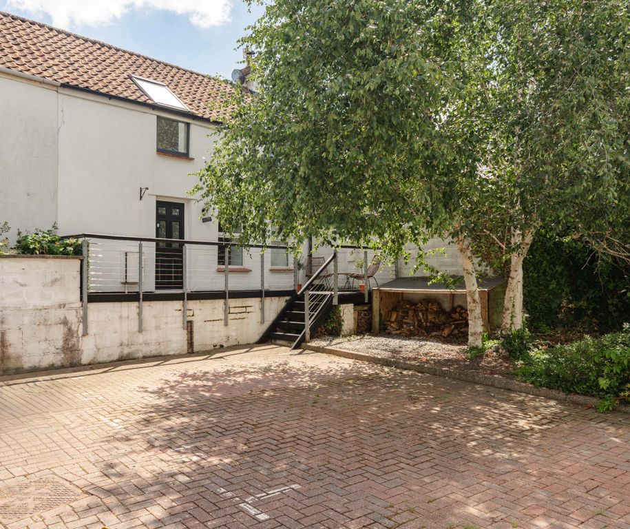Property photo 1 of 12 1