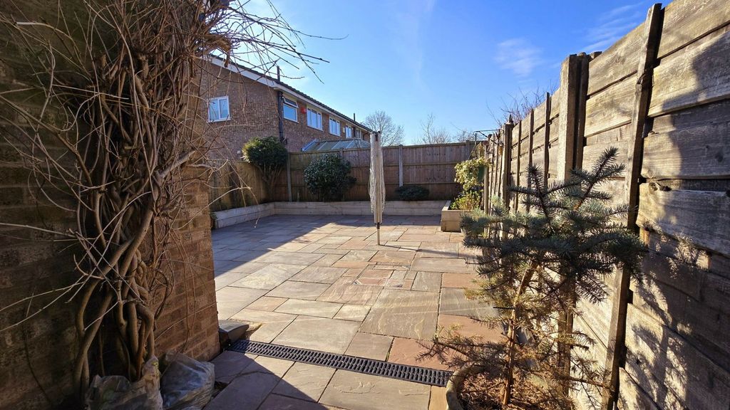 Property photo 2 of 22