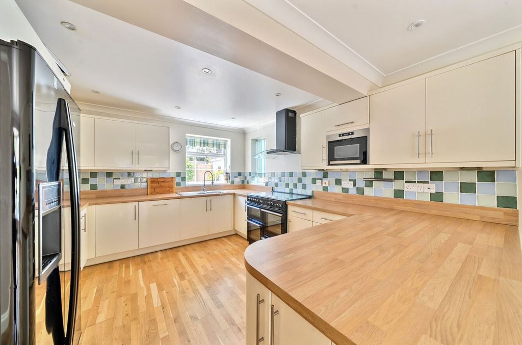 Property photo 3 of 18