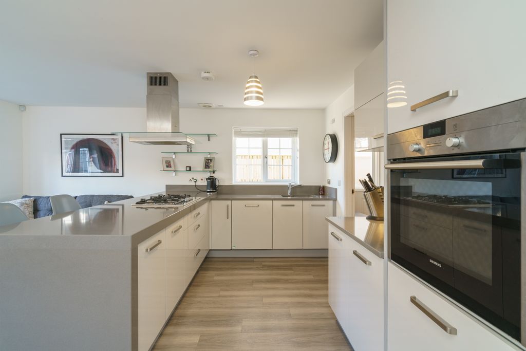 Property photo 3 of 41 4. Kitchen Area Angle 4
