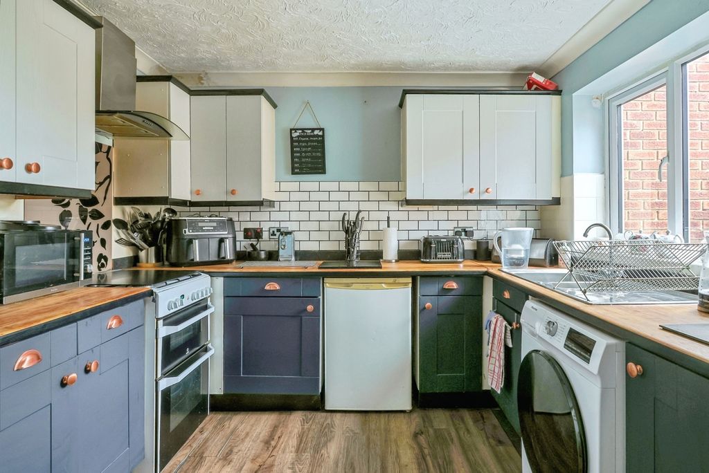 Property photo 3 of 15 Photo