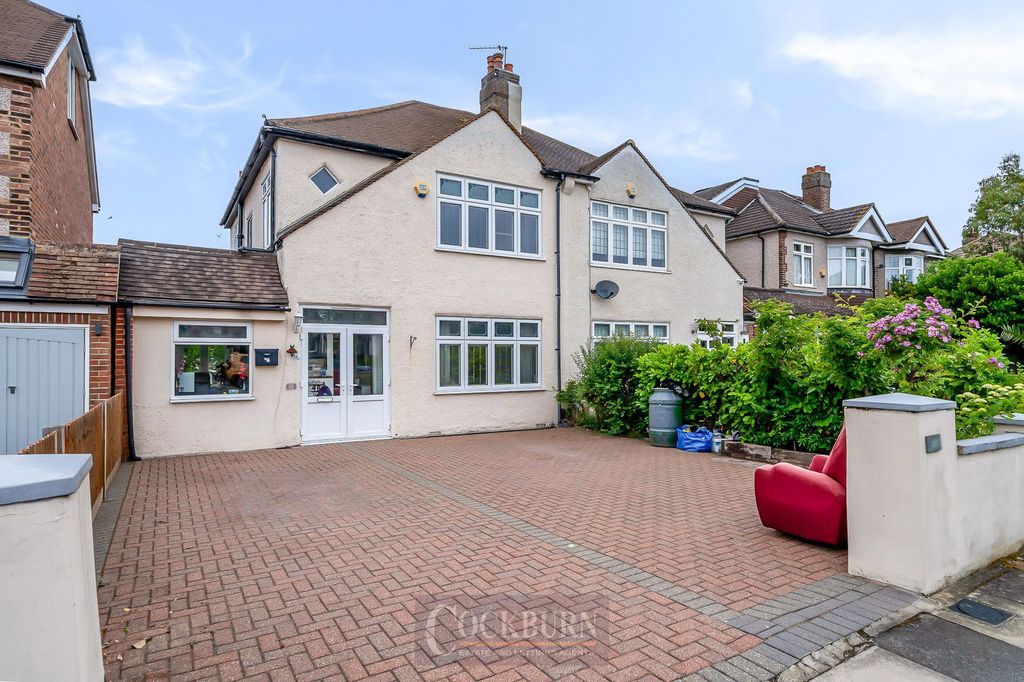 Property photo 1 of 17