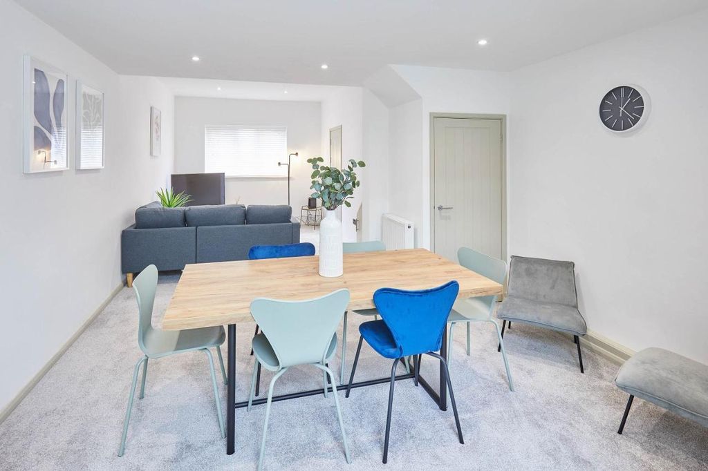 Property photo 2 of 16 Groundfloor Reverse Angle.Jpg