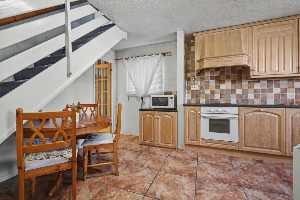 Property photo 3 of 15 4736428