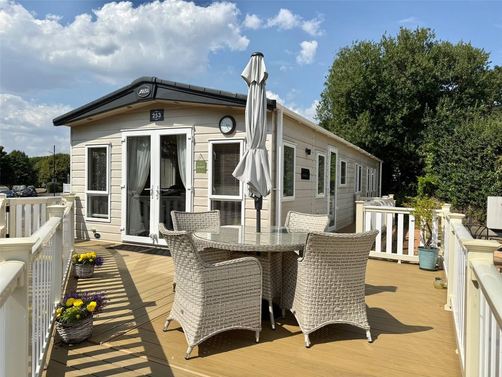 Property photo 2 of 17 Picture No. 05