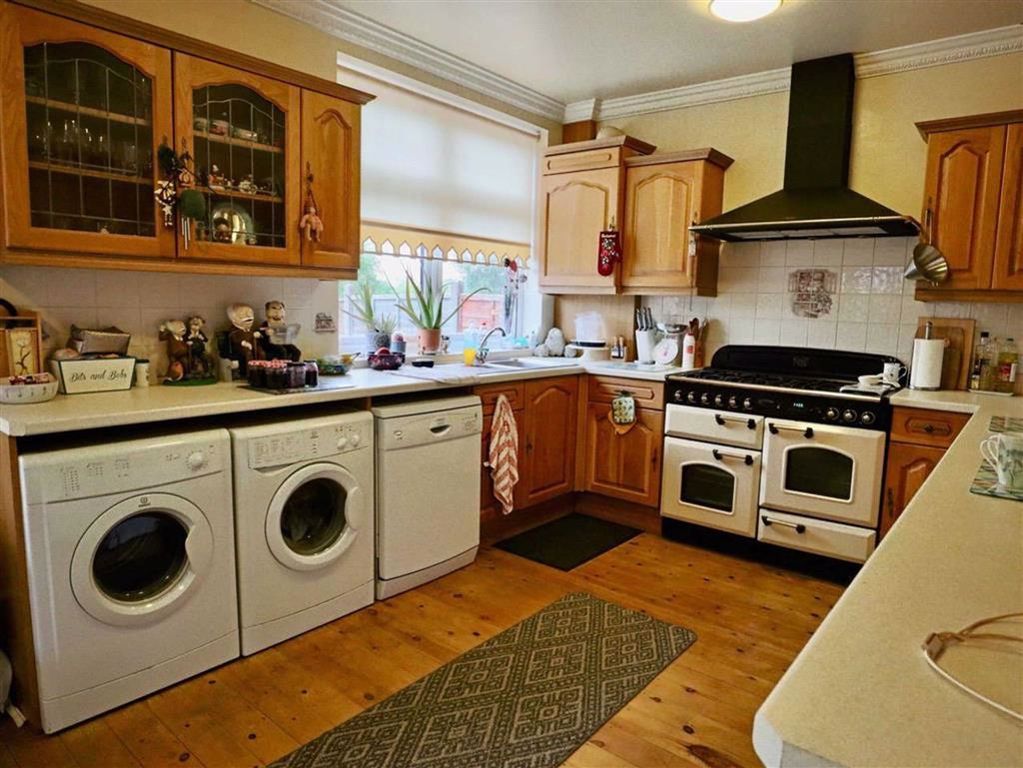 Property photo 3 of 19 Kitchen/Dining Room (Rear)