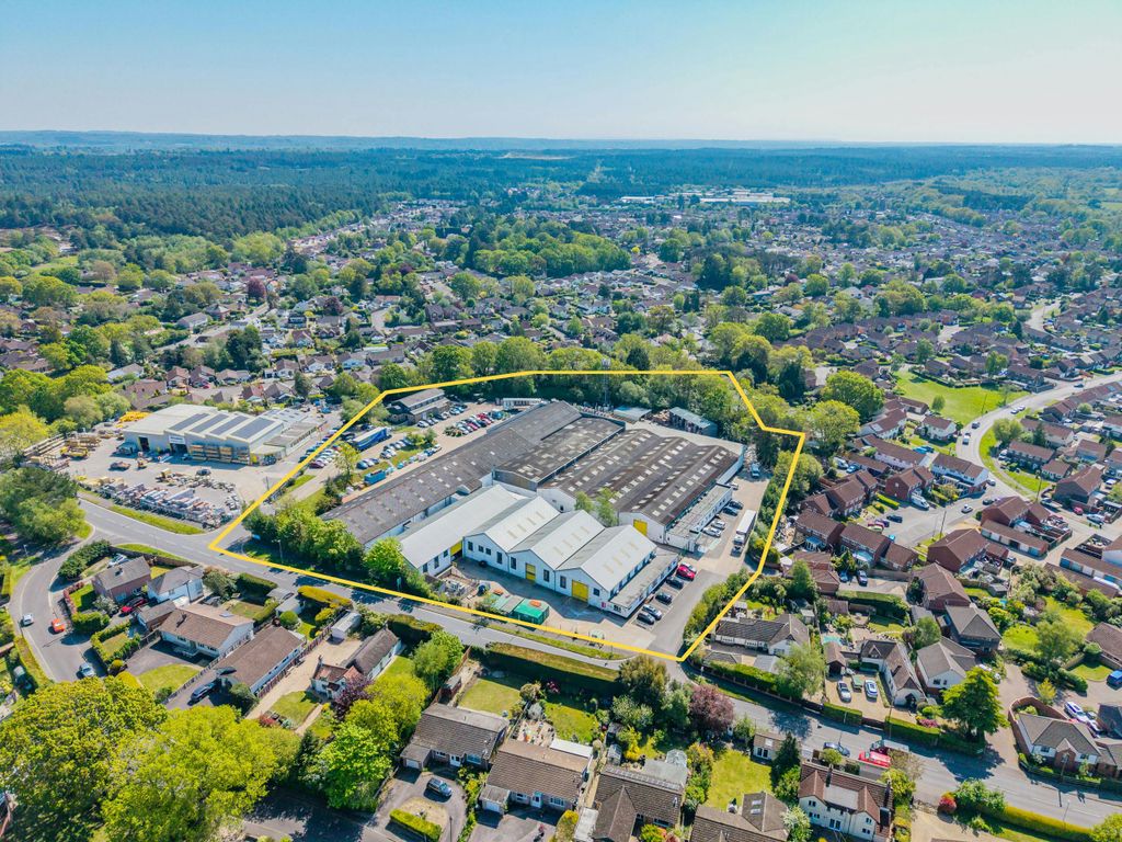 Property photo 1 of 12 Verwood-Ind.-Est.,-Verwood-90.Jpg