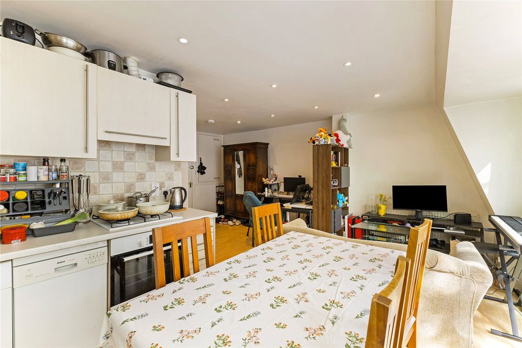 Property photo 3 of 9 Picture No. 10