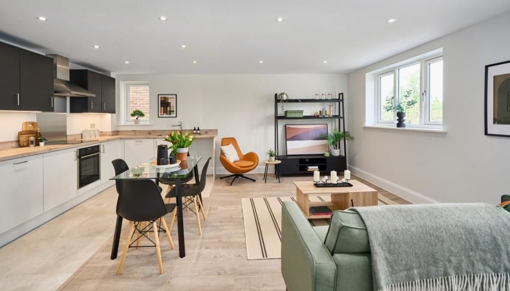 Property photo 2 of 10 Gallery_Courtfield-Gardens-Trowbridge-Plot-12-Livi