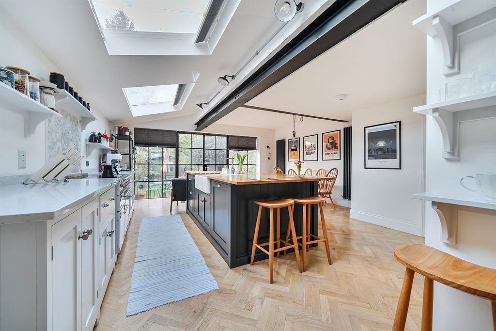 Property photo 3 of 20