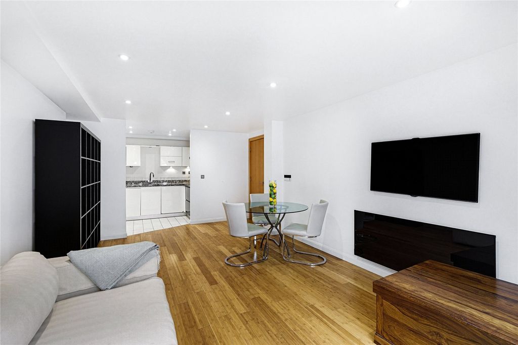 Property photo 3 of 10 Reception Room