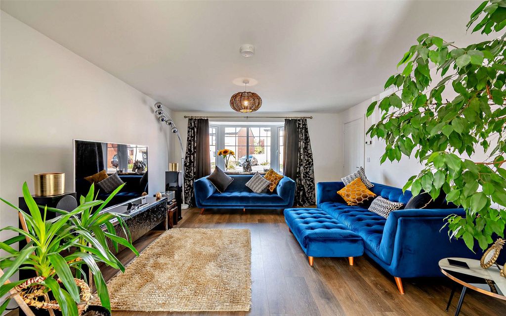 Property photo 3 of 15 Sitting Room