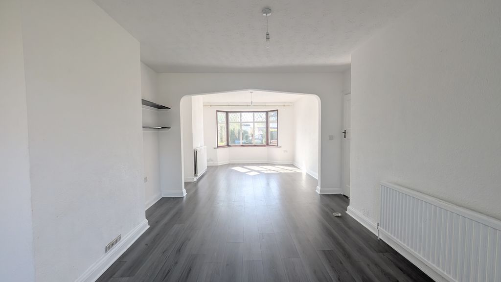 Property photo 3 of 11 Image