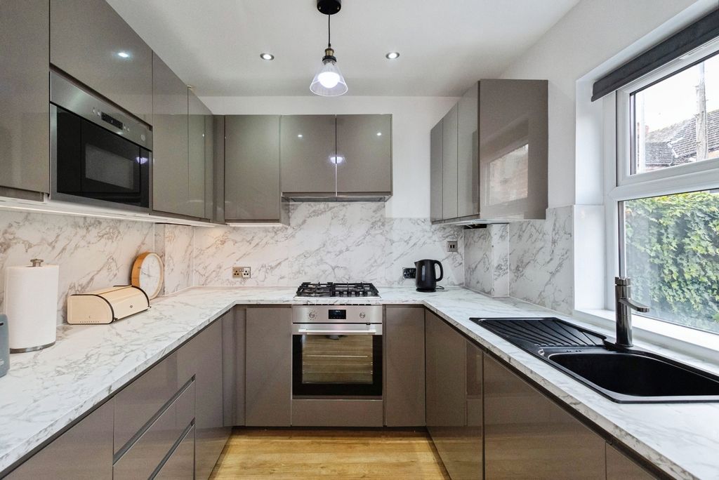 Property photo 2 of 21 Pbox-Img.Jpg