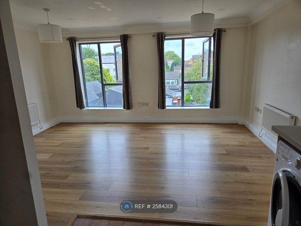 Property photo 2 of 21 Open Lounge