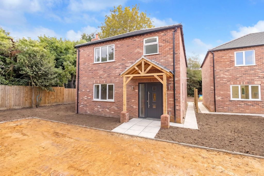 Property photo 1 of 13 5547751