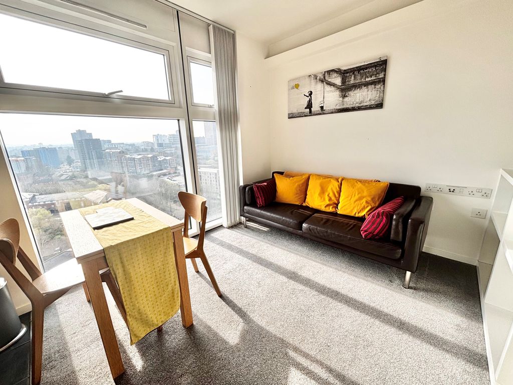 Property photo 2 of 5 Lounge