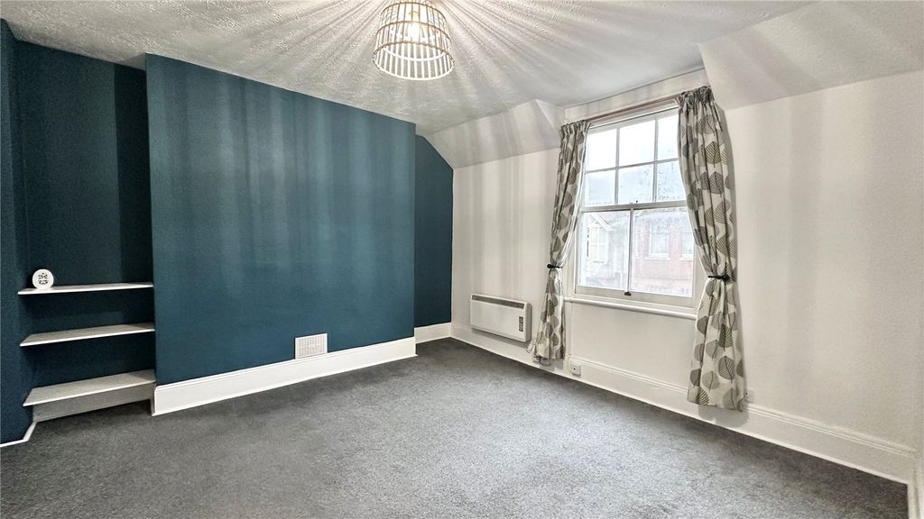 Property photo 2 of 8 Picture No. 27