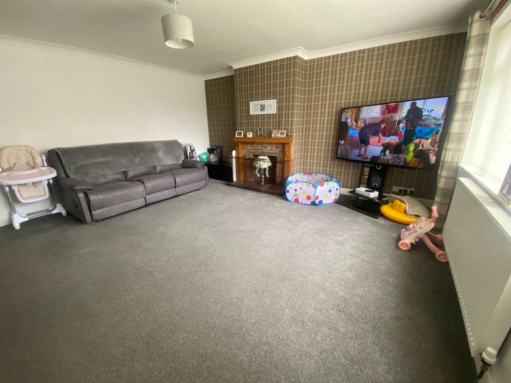 Property photo 2 of 16 Bathroom