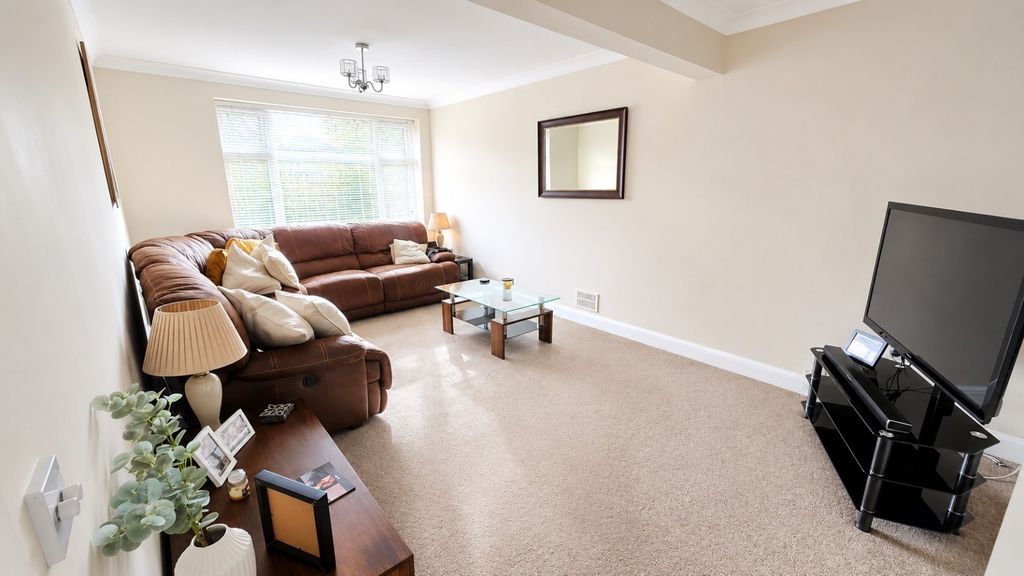 Property photo 3 of 13 5256454