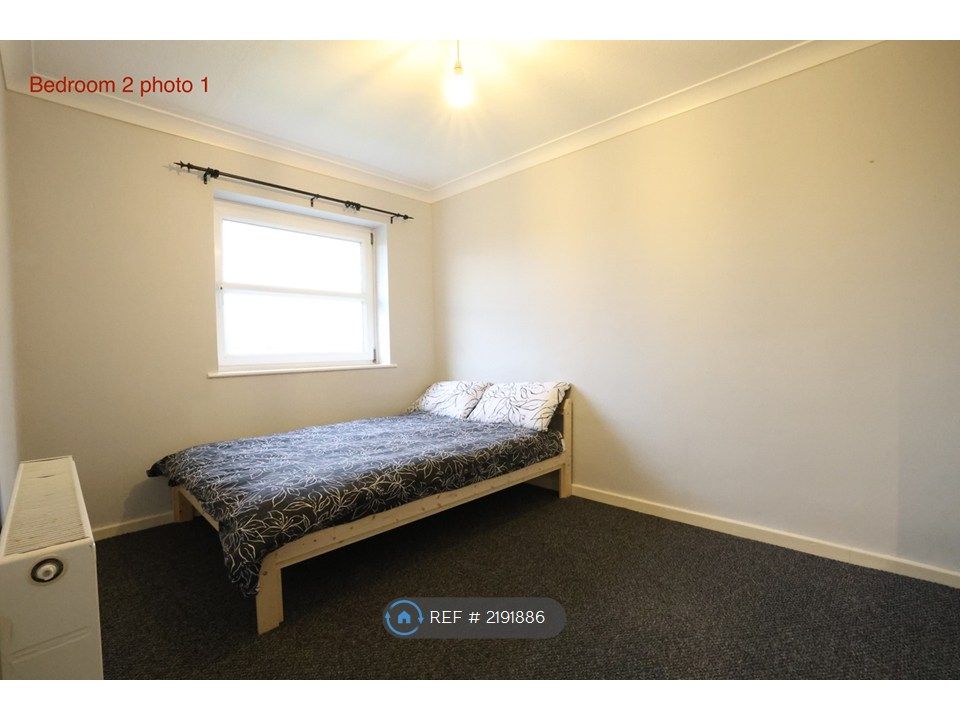 Property photo 3 of 23 Bedroom 2