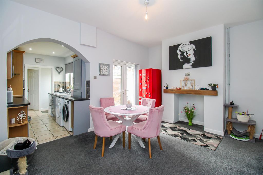 Property photo 3 of 12 Dining Room