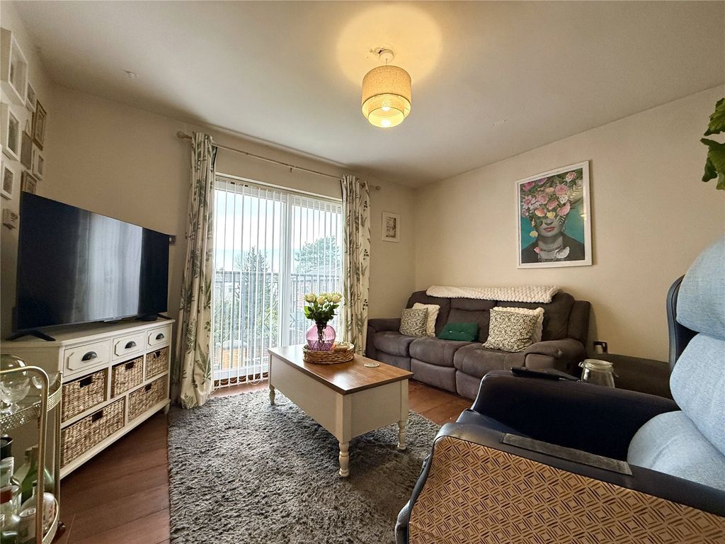 Property photo 2 of 9 Picture No. 10