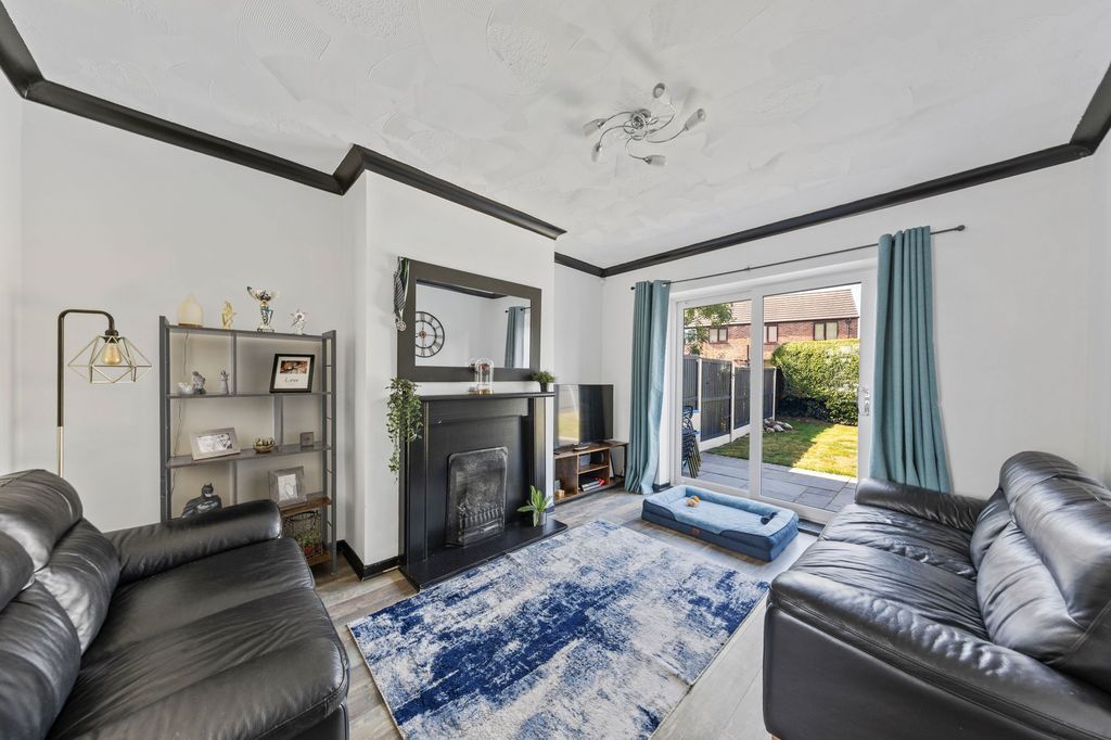 Property photo 2 of 25