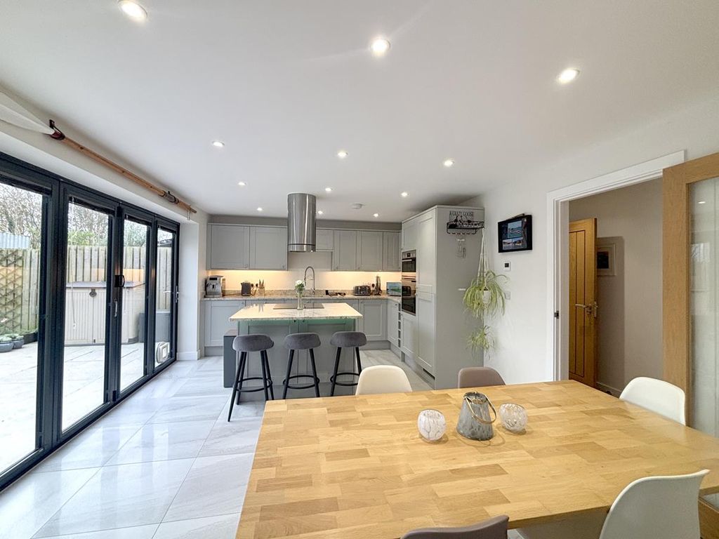 Property photo 2 of 35 Image00008.Jpg