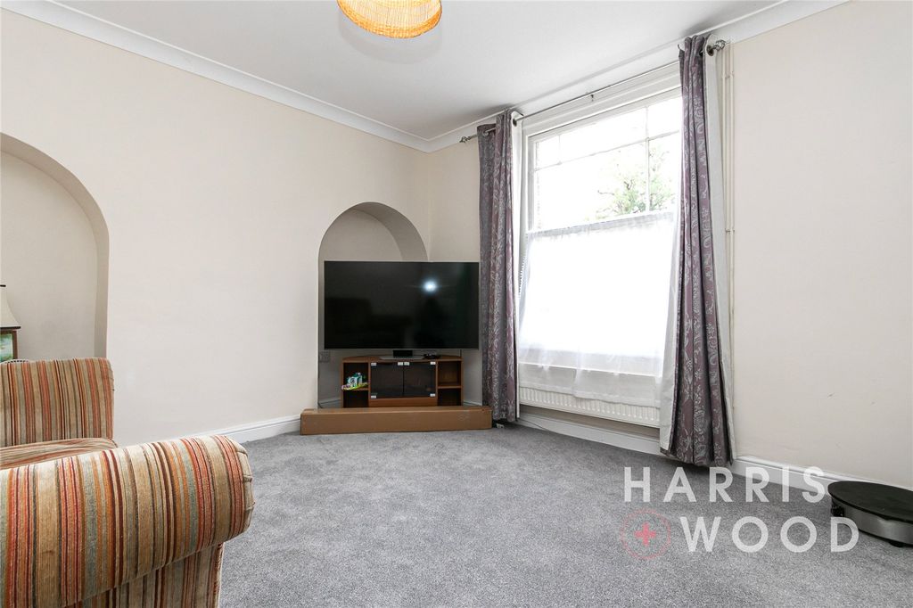 Property photo 2 of 17 Picture No. 24