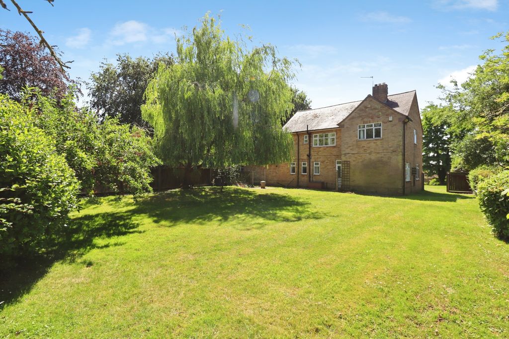 Property photo 2 of 24