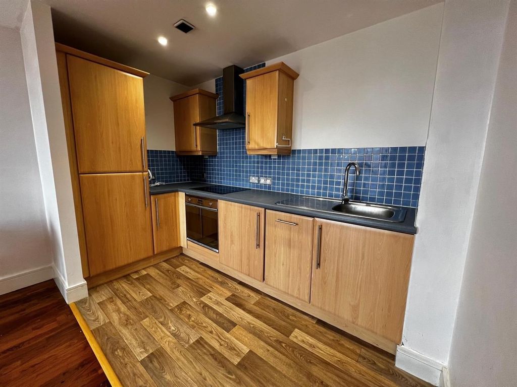 Property photo 3 of 8 Kitchen.Jpg