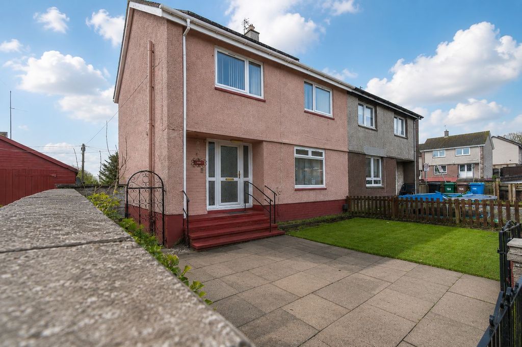 Property photo 1 of 32
