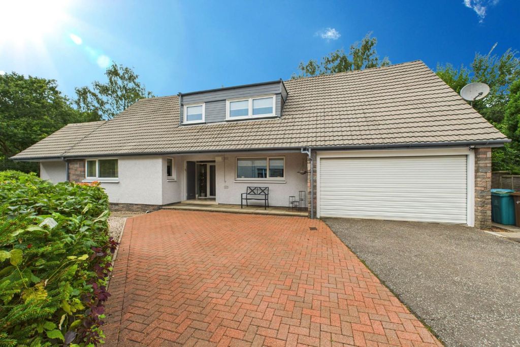 Property photo 1 of 36