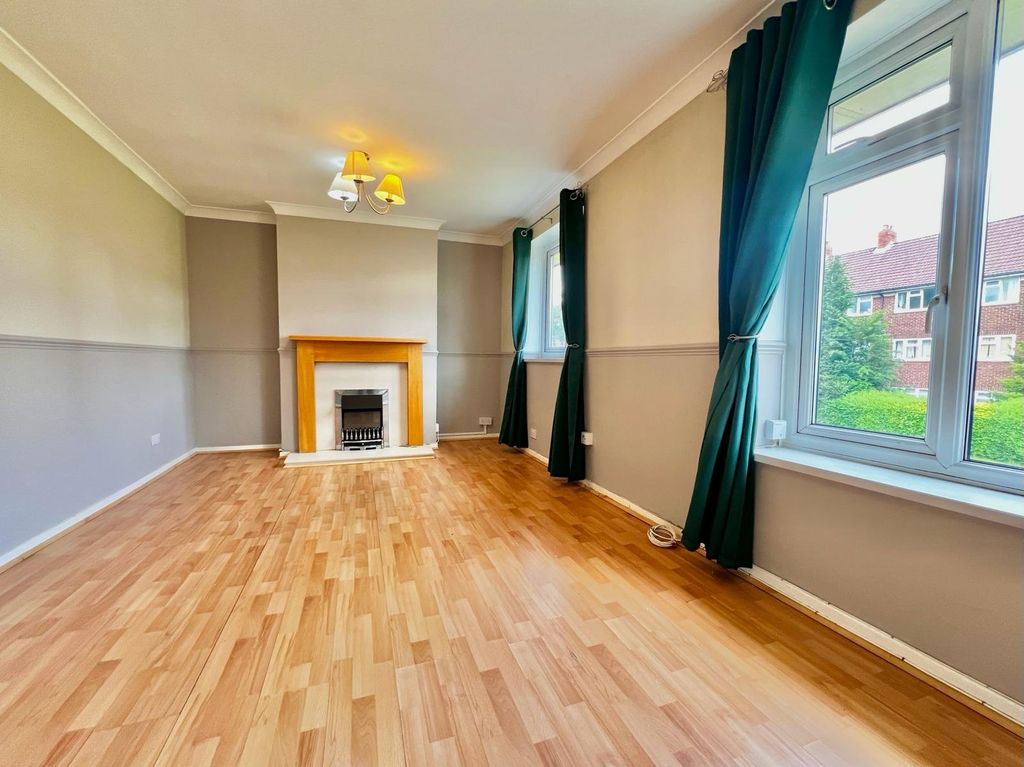 Property photo 3 of 15 Picture No. 12