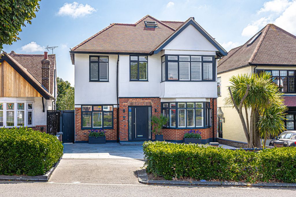 Property photo 1 of 50