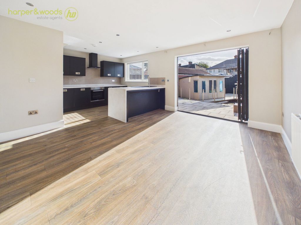 Property photo 2 of 36
