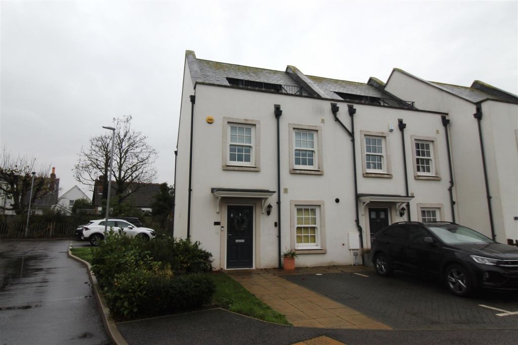 Property photo 1 of 14 Clarence.Png