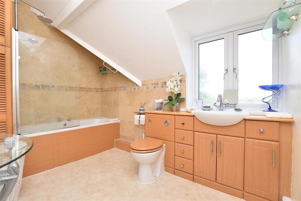 Property photo 3 of 20