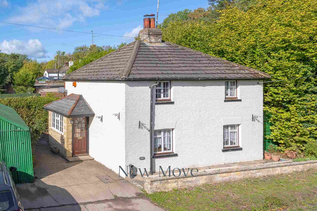 Property photo 2 of 24 1 Cottage Place Print Use 0004 Iap7394
