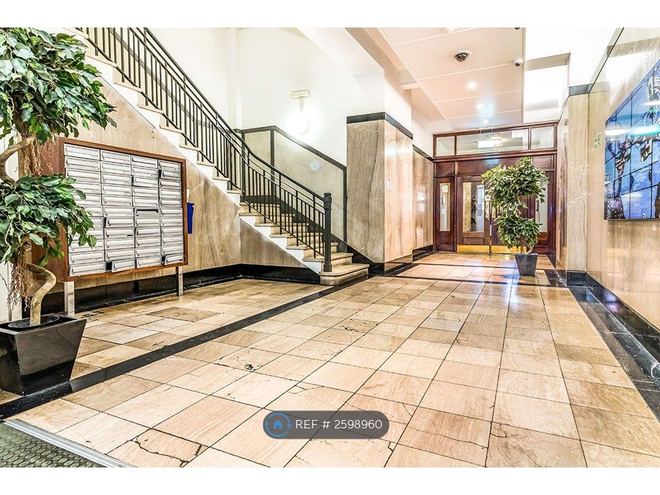 Property photo 2 of 16 Lobby