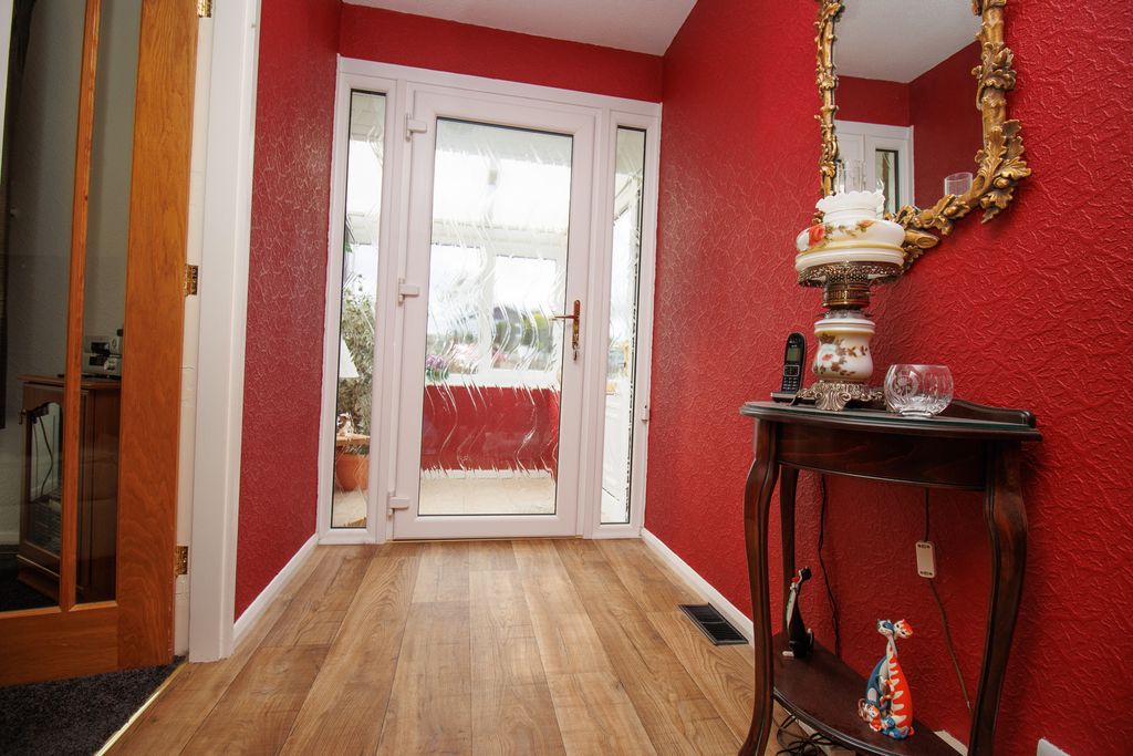 Property photo 3 of 33