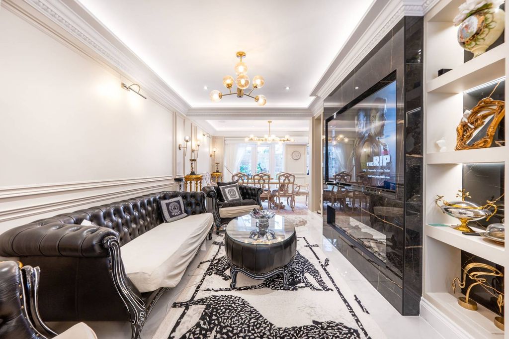 Property photo 1 of 31