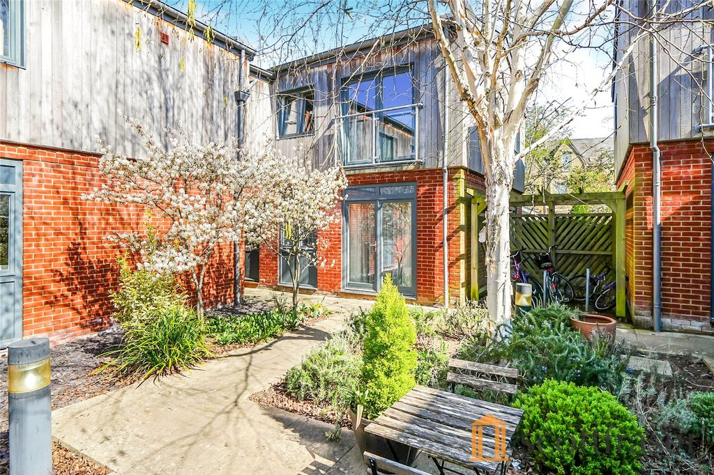 Property photo 1 of 10 Picture No. 16